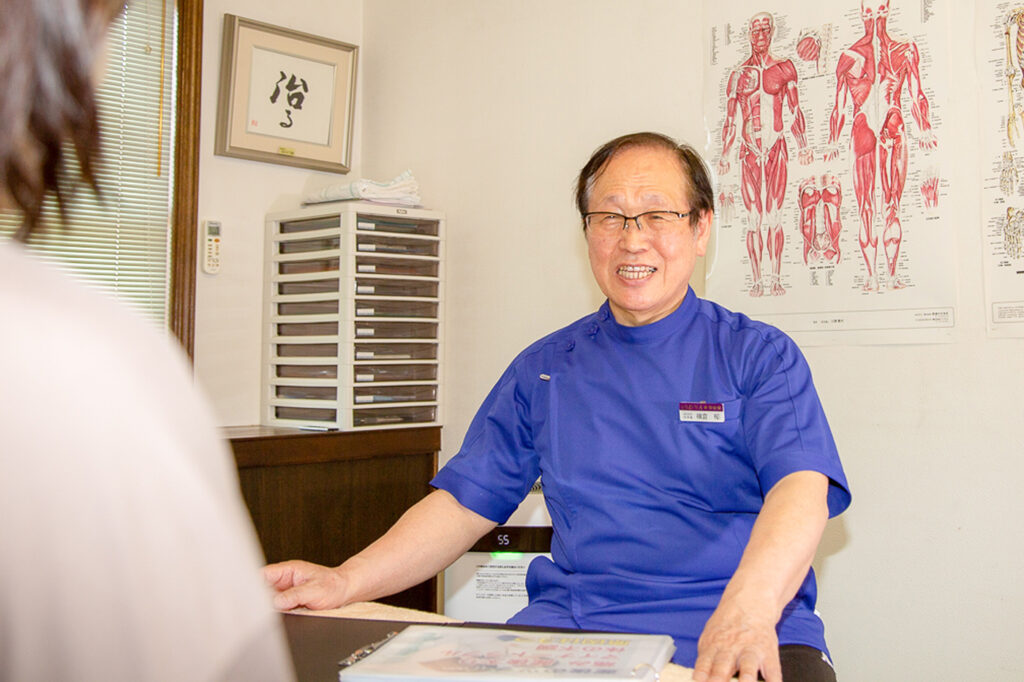 横倉整体院のカウンセリングの様子